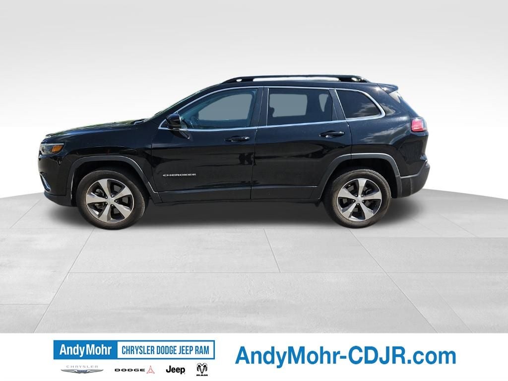 2022 Jeep Cherokee — interior view