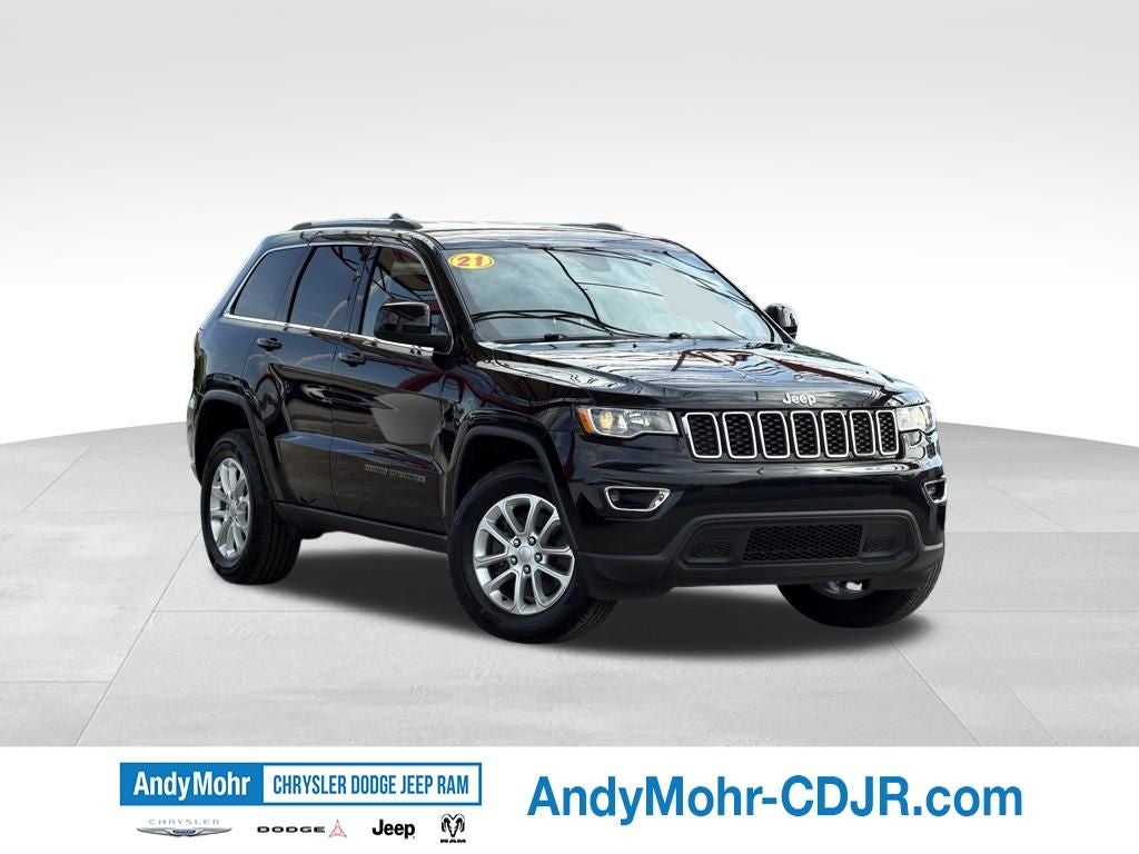 2021 Jeep Grand Cherokee Laredo E in Diamond Black Crystal Pearlcoat — front three-quarter view