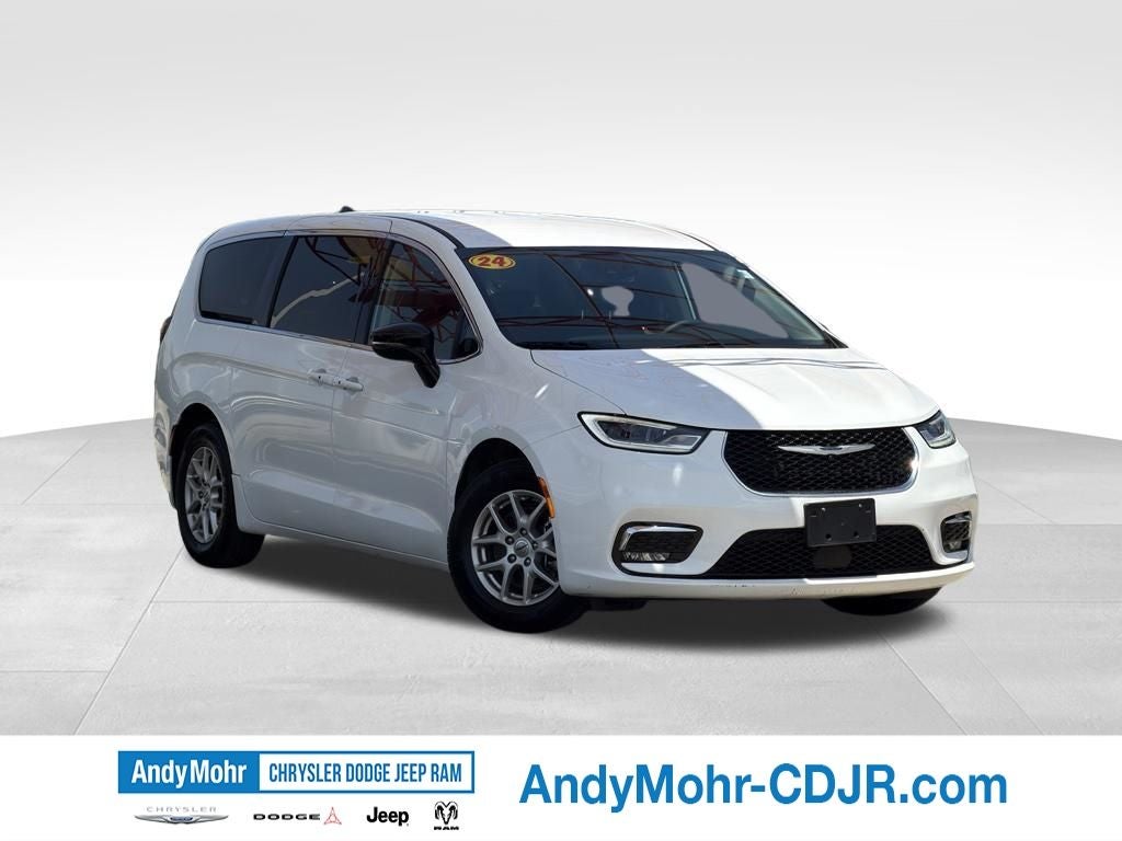 2024 Chrysler Pacifica Touring L in Bright White Clearcoat — front three-quarter view