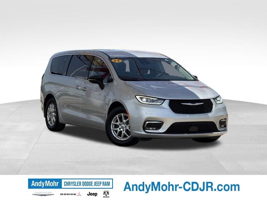 2024 Chrysler Pacifica Touring L in Silver Mist Clearcoat — front three-quarter view